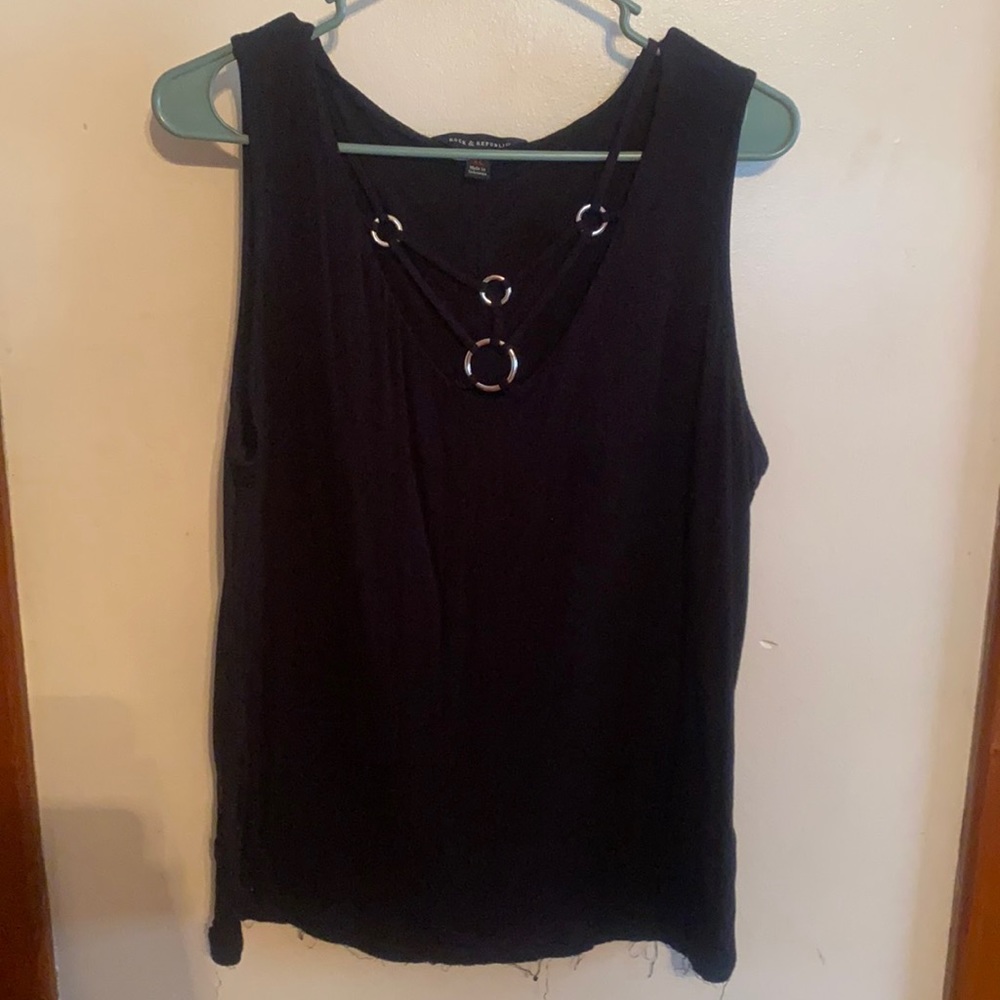 Rock &Republic form fitting tank